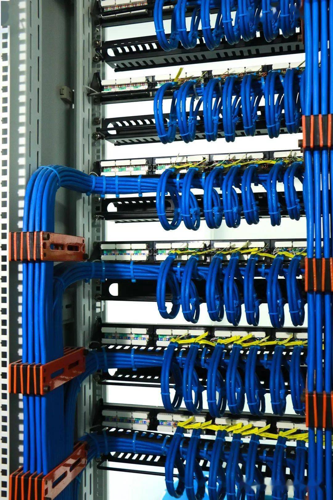 弱電機房的極致美學 當匠心工藝遇見工程藝術